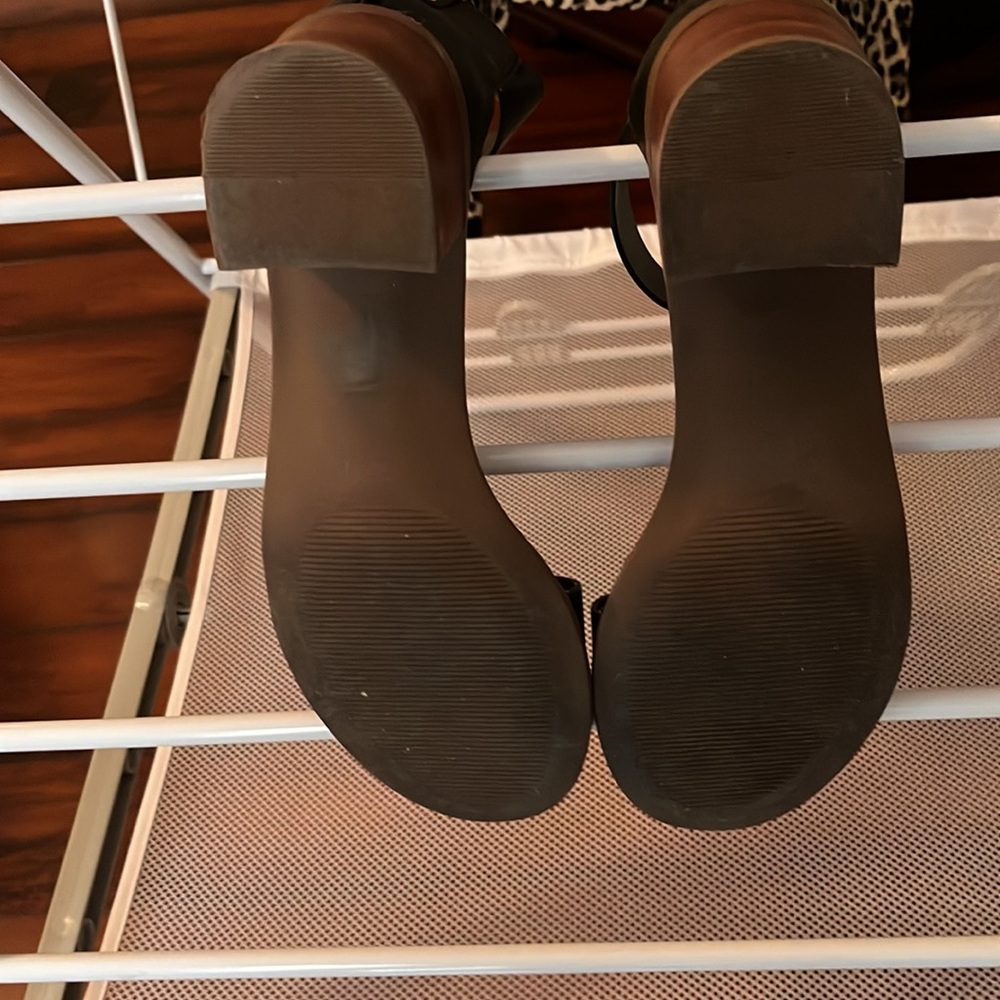 Sandals - Picture 4 of 4